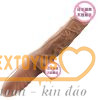 Dương vật giả cầm tay Yunmanqiang có kích thước KHỔNG LỒ so với âm đạo của phụ nữ Việt Nam giúp chị em cực kỳ thỏa mãn và sung sướng trong từng cơn cực khoái. Dương vật giả bằng tay Yunmanqiang có bề mặt nhẵn bóng, hấp dẫn giống màu da người nên cực kỳ chân thật và thân thiện với phụ nữ. Chất liệu silicon vô cùng mềm mại và dẻo dai giúp dương vật linh hoạt, có thể dễ dàng thích ứng với các tư thế thủ dâm khác nhau mà không sợ gây đau rát cho “cô bé” hay làm hỏng sản phẩm. Chống thấm nước 100%, sử dụng được trong nhiều trường hợp khác nhau. Sử dụng pin AAA dễ dàng tháo lắp, thay thế và rất tiết kiệm, dương vật giả cầm tay Yunmanqiang cho nữ có hình dáng giống như dương vật của nam giới với kích thước lý tưởng 21 x 3.3 cm là kích thước dương vật KHỔNG LỒ so với nữ giới. Với sản phẩm này, chị em không chỉ lên đỉnh thăng hoa mà còn tìm được cảm hứng trong “chuyện ấy”, đời sống tình cảm vợ chồng cũng được cải thiện. Chị em có thể điều chỉnh các chế độ rung từ nhẹ đến mạnh theo nhu cầu của bản thân và hòa cùng sản phẩm với nhịp điệu sung sướng khi thủ dâm.