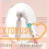 Máy rung massage kích thích âm đạo Mizz Zee gắn lưỡi giả là sự kết hợp hoàn hảo giữa việc liếm âm đạo bằng lưỡi. Máy mát xa Mizzzee Hurricane LCD AV có 12 động cơ rung cực mạnh trong một sản phẩm, nhiều chế độ làm mới khác nhau, đầu còn lại của chày giống như một lưỡi dao, với 10 tốc độ đá nhanh chậm. Mô tả của máy rung tình dục Mizzzee: Máy rung tình dục Mizzzee là một trong những đồ chơi tình dục chốn phòng the. Công nghệ máy rung tình dục Mizzzee phù hợp với đời sống tình dục của phụ nữ. Máy rung hút chân không cao cấp Mizzzee. Với hàng loạt sản phẩm công nghệ này, đời sống tình dục của phụ nữ sẽ luôn đạt đến đỉnh cao. Sản phẩm có kích thước nhỏ và dễ sử dụng. Nó giúp kích thích điểm G sâu và cho phép nữ giới thủ dâm một cách tốt nhất. Máy rung tình dục Mizzzee là sản phẩm kết hợp hoàn hảo giữa lưỡi liếm âm đạo và thìa massage trong một sản phẩm. Ngoài ra, sản phẩm còn có thêm chức năng sưởi ấm, có thể chườm tất cả các bộ phận của cốc âm đạo và núm vú một cách hiệu quả. Chày rung tình dục Mizzzee này có chức năng tạo cảm giác sung sướng thông qua 12 loại động cơ rung mạnh mẽ khác nhau trên đầu vú, giúp kích thích âm vật hiệu quả hoặc xóa tan những điểm mệt mỏi, đau đớn về thể chất. Đầu còn lại của chày giống như một chiếc lưỡi, với 10 tốc độ đá, tạo cho người ta cảm giác như đang được bạn tình bú liếm. Với sự tiện lợi, chức năng mạnh mẽ và kiểu dáng trang nhã, dụng cụ đồ chơi tình yêu rất được các cặp đôi hay chị em độc thân ưa chuộng. Sản phẩm được làm từ silicone cao cấp nhập khẩu từ Hoa Kỳ mềm mại, an toàn, phù hợp với làn da nhạy cảm của chị em. Ngoài ra, sản phẩm còn có thể giúp kích thích ham muốn tình dục của phụ nữ trước khi quan hệ và giúp cuộc yêu thêm nồng nàn. Đồ chơi người lớn này có tới 12 chế độ rung khác nhau trên đầu tròn bằng nắm tay, 12 chế độ rung được lập trình sẵn cho bạn cảm giác massage và 12 cảm giác khác nhau. Sản phẩm được thiết kế đẹp mắt, có thể để trong balo, cặp xách. Phụ nữ sẽ cảm thấy thoải mái khi mặc nó, tận hưởng cảm giác đeo nó và dành thời gian thư giãn một cách thoải mái. Máy có tần số rung đa chức năng có thể đi sâu vào bên trong âm đạo tạo cho chị em cảm giác sung sướng.