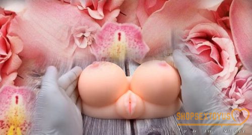 Mô tả âm đạo và đôi vú căng tròn: Âm đạo giả silicon có rung Âm đạo giả cao cấp được thiết kế theo hình dáng của mông phụ nữ, có đầy đủ lỗ mu và âm đạo, môi âm hộ và mông được xử lý thêm. Hai bầu ngực giúp nam giới tăng hưng phấn khi ân ái và thủ dâm. Âm đạo thủ dâm cho nam cao cấp là đồ chơi tình dục độc đáo với chức năng tăng khoái cảm mãnh liệt cho nam giới. Trong một không gian nhỏ và thời gian ngắn, nam giới có thể trải nghiệm trọn vẹn những cung bậc cảm xúc tuyệt vời của đời sống tình dục. Âm đạo nhân tạo nóng bỏng vú to là sản phẩm đặc biệt trong số các loại âm đạo thủ dâm cho nam. Đó là sự kết hợp giữa âm đạo se khít và bầu ngực gợi cảm, đây là hai bộ phận của phụ nữ mà anh ấy thích chạm vào nhất. Vừa cảm nhận bằng tay vừa vuốt ve, xoa bóp bầu ngực căng tròn và đút sâu bộ vào để cảm nhận cảm giác sung mãn, đê mê cháy bỏng. Nếu âm đạo là bộ phận chính giúp bạn giải tỏa ham muốn thì vòng 1 chính là liều thuốc kích thích ham muốn mạnh mẽ hơn bao giờ hết. Được thiết kế với bầu ngực căng tròn gợi cảm và ở giữa 2 trái đào tiên nóng bỏng này là âm đạo nhân tạo xinh xắn giúp bạn kích thích cậu nhỏ và dùng tay vuốt ve mơn trớn, làm tình hay làm bất cứ điều gì bạn muốn. Âm đạo giả nhũ hoa nhân tạo to nóng bỏng mô phỏng âm đạo thật nên nhìn sản phẩm rất tự nhiên và quyến rũ trong mắt người đối diện. Khi bắt đầu chơi bạn sẽ có cảm giác dương vật được bú mút một cách thích thú và sung sướng. Ngoài ra, nó còn có tính năng mở âm đạo, thích hợp cho các bạn nam thích cảm giác quan hệ qua cửa sau nhưng chưa thỏa mãn được. Vòng 1 cực kỳ quyến rũ, nở nang, căng tròn và làn da cực kỳ mịn màng, sản phẩm sẽ cho bạn những giây phút selfie thật sự. Còn gì tuyệt vời hơn khi liên tục bóp và bóp một chút khi bạn bóp nó? Bóp, nâng ngực căng tròn Âm đạo giả nhũ hoa nhân tạo nóng bỏng được thiết kế hoàn toàn bằng silicone cao cấp giống thật cho bạn cảm giác da kề da như con gái thật 100%. Lỗ âm đạo mô phỏng thực tế với môi âm hộ và lỗ âm đạo bên ngoài se khít tuyệt vời, chắc chắn là món quà tuyệt vời nhất dành cho những người đàn ông thích cảm giác mới lạ này. Là sản phẩm 2 trong 1 nhưng lại vô cùng nhỏ gọn nên bạn có thể mang theo thoải mái khi đi công tác, cất vào một góc nào đó ở cơ quan hay ở nhà mà không hề cồng kềnh hay chiếm diện tích. Dễ dàng đáp ứng nhu cầu của bạn bất cứ nơi nào bạn muốn. Độ đàn hồi tốt nhờ chất liệu silicone cao cấp. Cu giả to có độ đàn hồi tốt nên phù hợp với hầu hết các kích cỡ dương vật. Ưu điểm của âm đạo giả so với hàng thật là chơi nhiều vẫn không bị giãn. Nếu chơi nhiều thì âm đạo thật sẽ to ra và không còn sướng như lúc mới làm tình. Âm đạo giả thủ dâm với vú nhân tạo to nóng có lợi cho sức khỏe và tăng khả năng kích thích hưng phấn, làm giảm sự suy yếu của các mô thần kinh cảm giác vùng dương vật ở nam giới. Thủ dâm bằng tay dẫn đến mất hưng phấn dần dần, do các mô thần kinh cảm giác của dương vật cọ xát quá nhiều vào da tay mà da tay của chúng ta lại thiếu đi sự mềm mại và đàn hồi, độ ẩm của âm đạo. Nếu bạn uống thường xuyên và liên tục theo chỉ dẫn sẽ rất có lợi cho sức khỏe sinh lý. Bạn trai sẽ được massage toàn thân, kích thích ham muốn, tăng kích thước dương vật và rất hiệu quả trong điều trị xuất tinh sớm ở nam giới. Giúp bảo vệ chính các Hiệp sĩ khỏi các tệ nạn xã hội như HIV/AIDS và STDs.